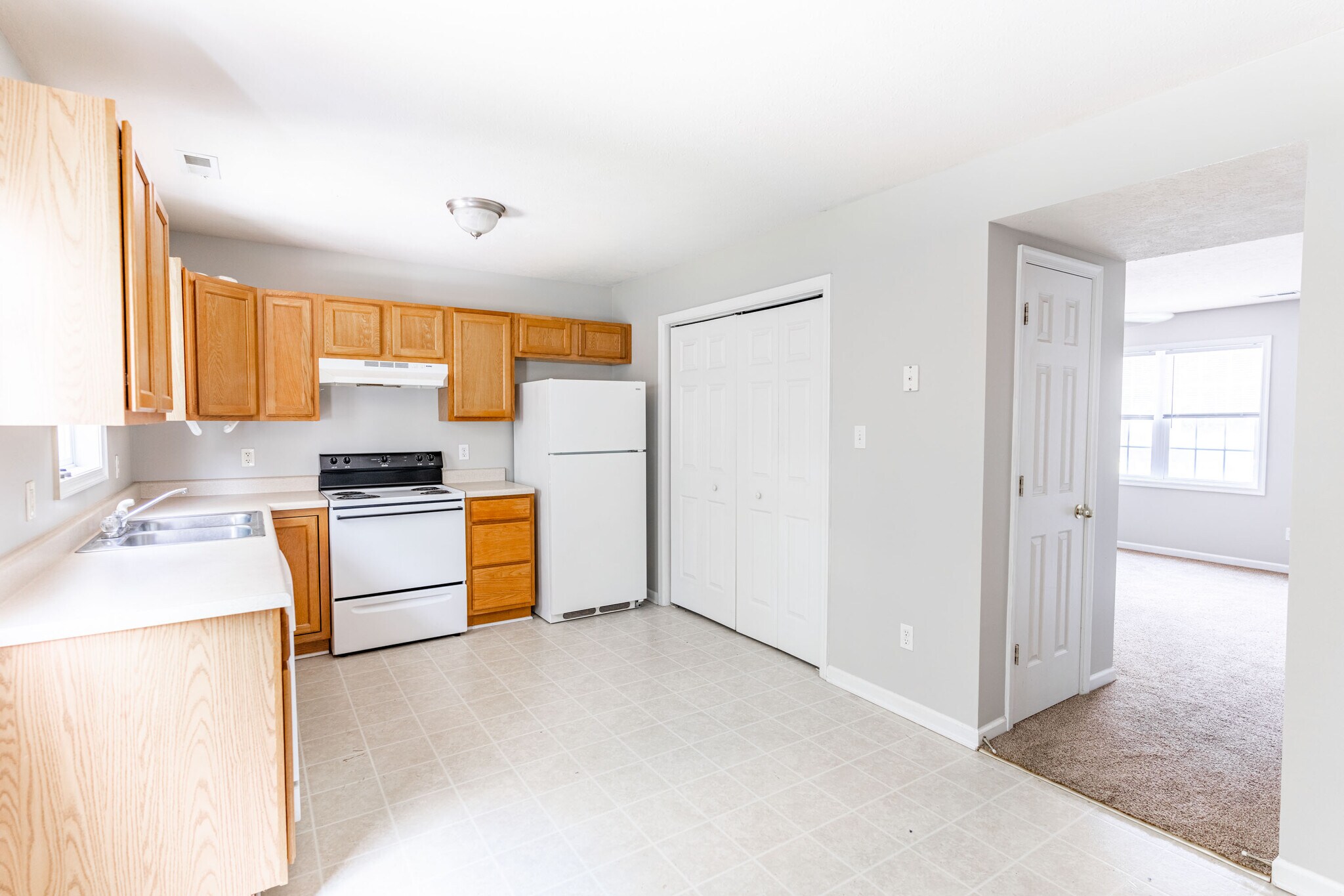 Building Photo - 1074 Blane Dr