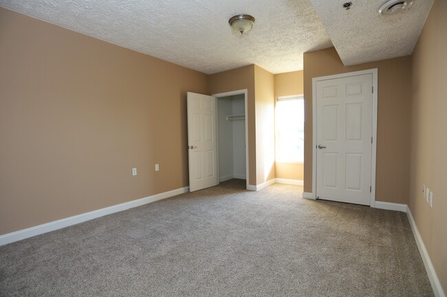 Master Bedroom - 3738 Riverbed Lane Southeast