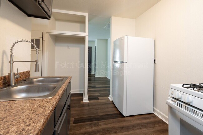 Building Photo - 1318 N Piatt Ave