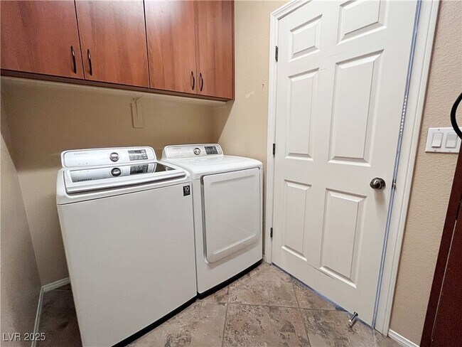 Building Photo - 7473 Pepperbox Avenue Unit