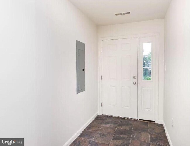 Building Photo - 5235 Crowson Ave