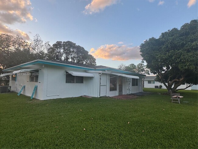 Building Photo - 1140 NW 85th Ave