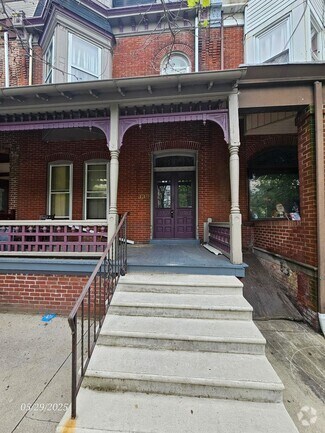 Building Photo - 336 N Ninth St