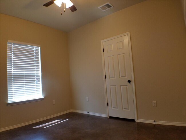 Building Photo - 119 Samuel Dr