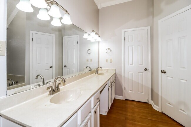 Building Photo - 4800 Harvest Knoll Cove S