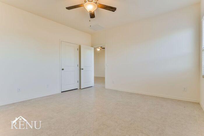 Building Photo - 18371 Conquistador Dr