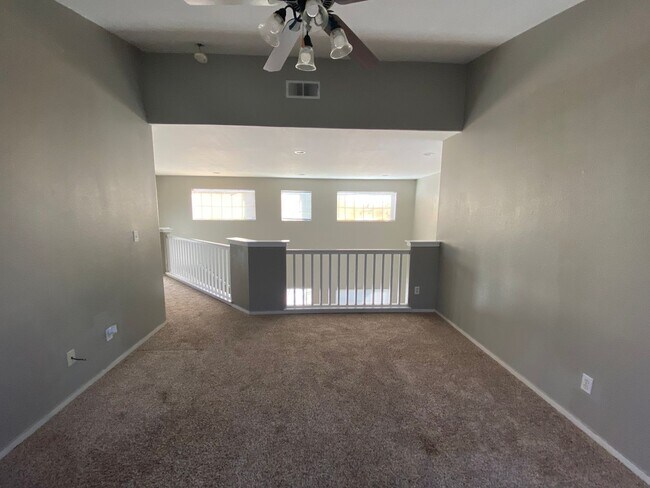 Building Photo - North Hanford, beautiful view and a small pet is ok, what more could you ask for?