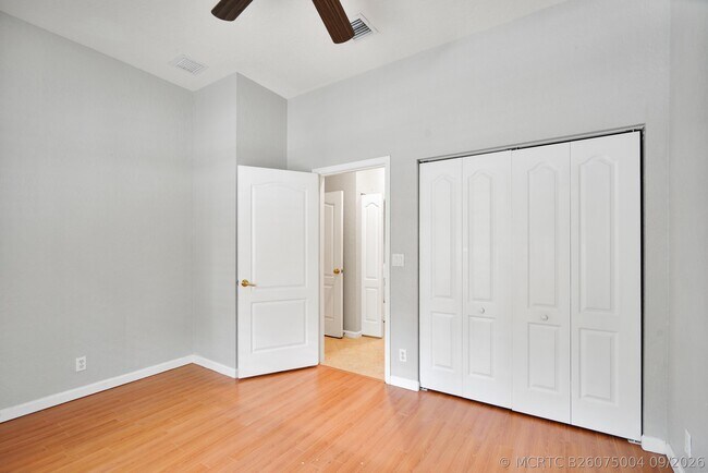 Building Photo - 6020 Spring Lake Terrace