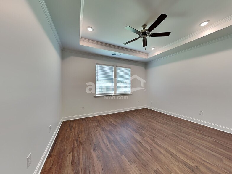 Building Photo - 90 Spruce Cir