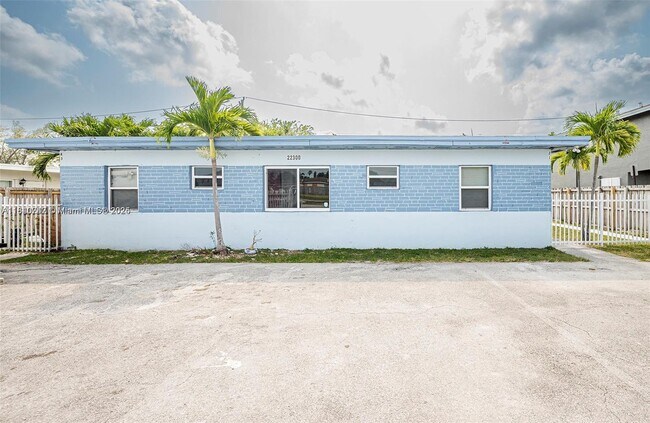 Primary Photo - 22300 SW 117th Ave