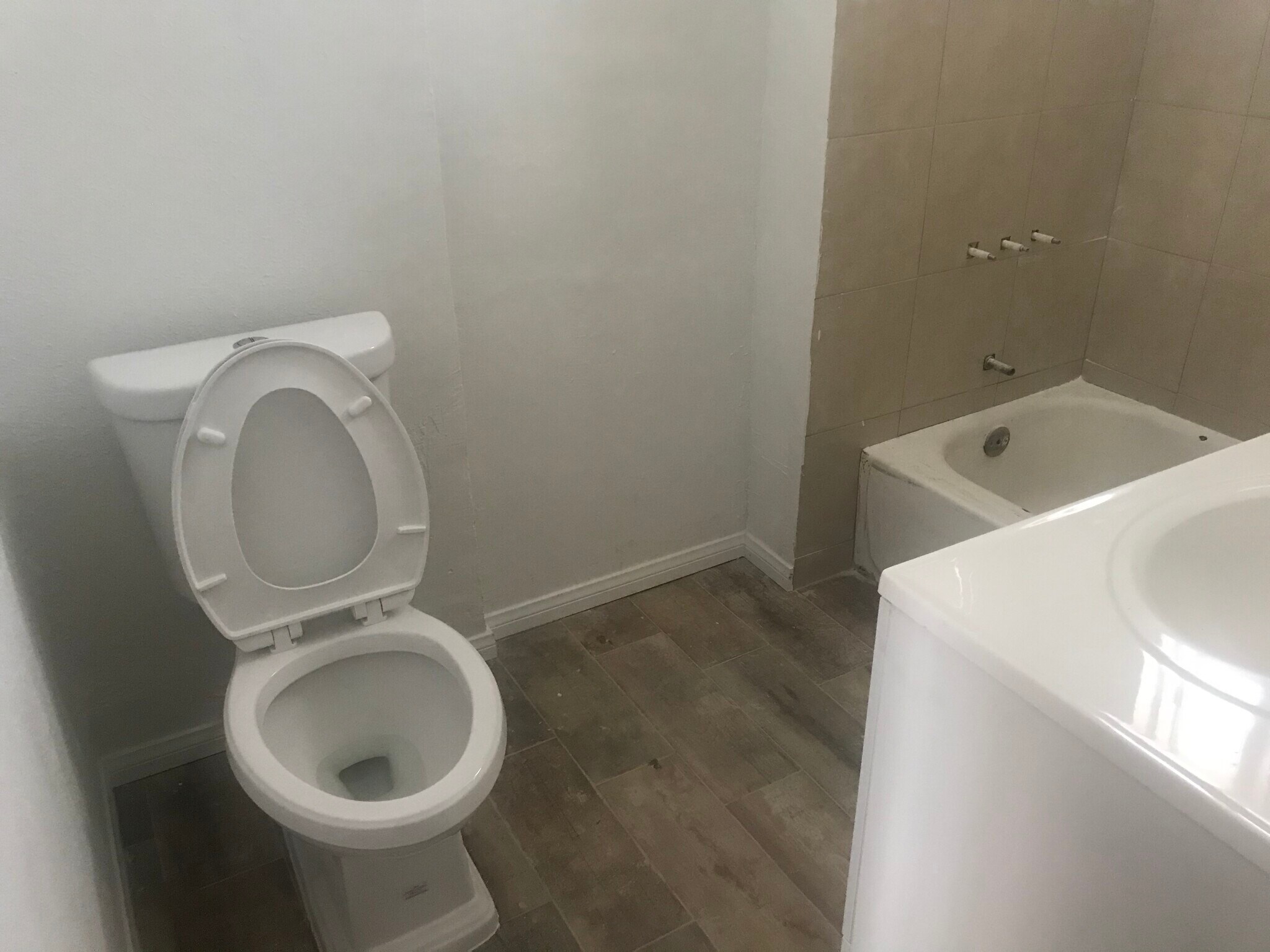 Restroom - 1118 N Norman Ct