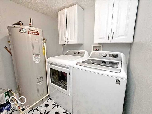 Building Photo - 10267 Blue Sky Dr