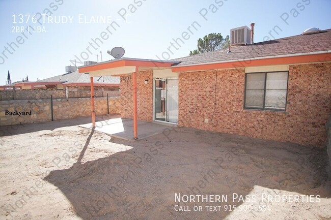 Building Photo - Cozy 2 Bedroom Apartment Near Rojas! 2 Wee...