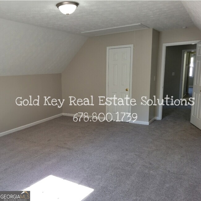 Building Photo - 915 Burning Bush Dr