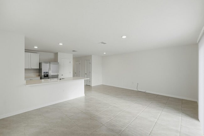 Building Photo - 6669 SW 81st Lp