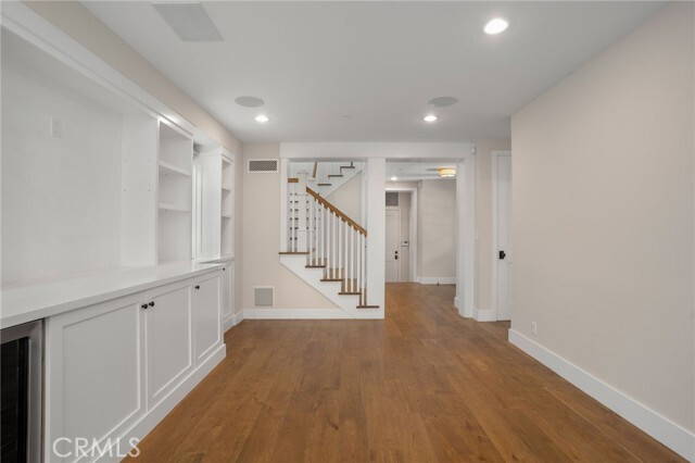 Building Photo - 328 28th St