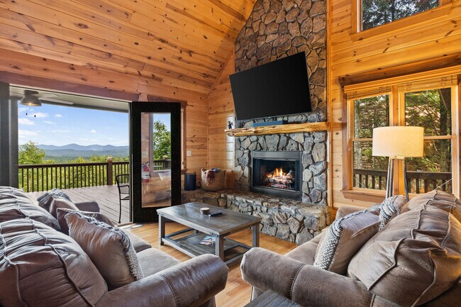 Building Photo - 202 Oak Ledge Rd