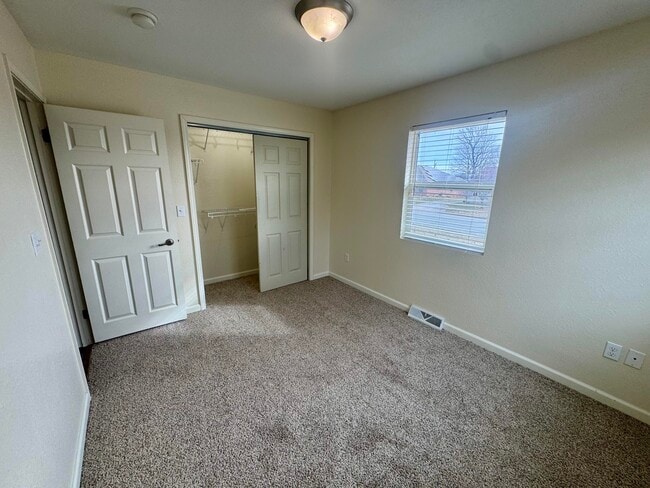 Building Photo - 1824 Kansas Ave