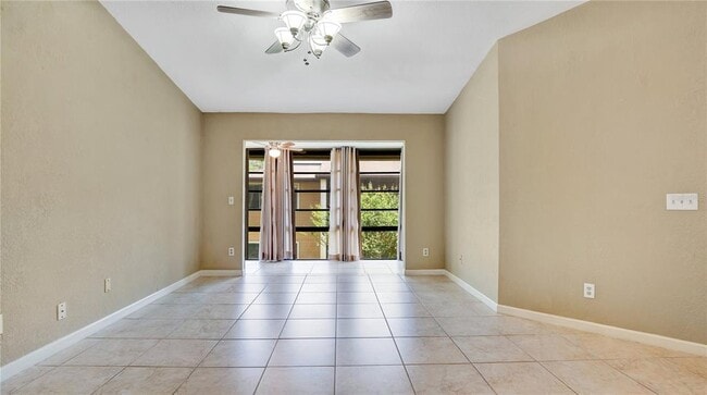 Building Photo - 6019 Scotchwood Glen