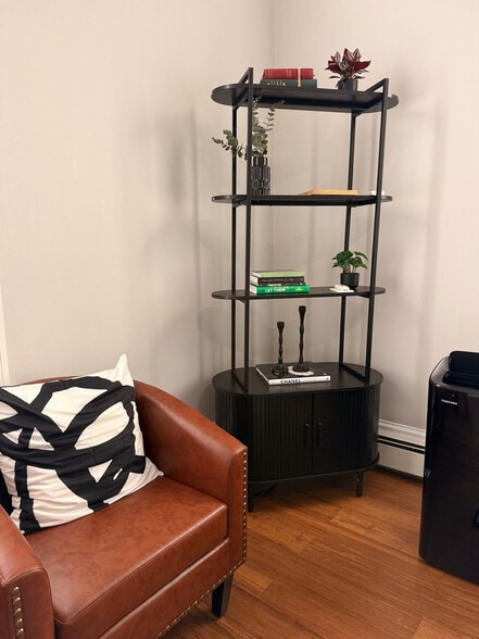 Building Photo - 24 White St