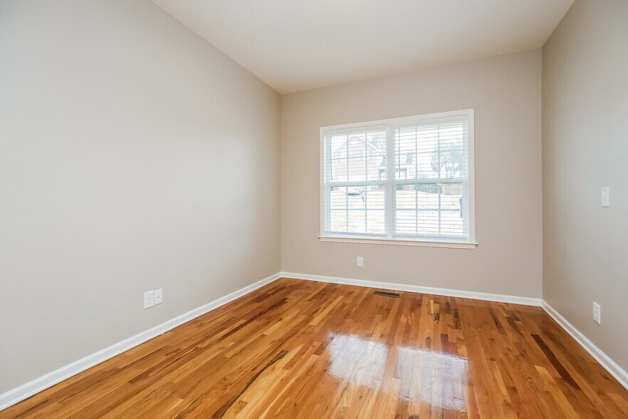 Building Photo - 1214 Saddle Brk