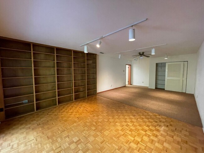 Building Photo - Mid-Century Modern Oasis on 5+ Acres – Pri...