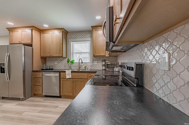 Building Photo - 6840 Copperfield Dr
