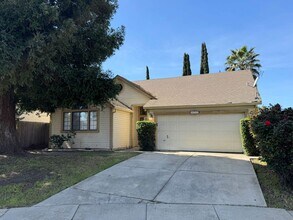 Building Photo - Three Bed, Two Bath Home with a Two Car Garage