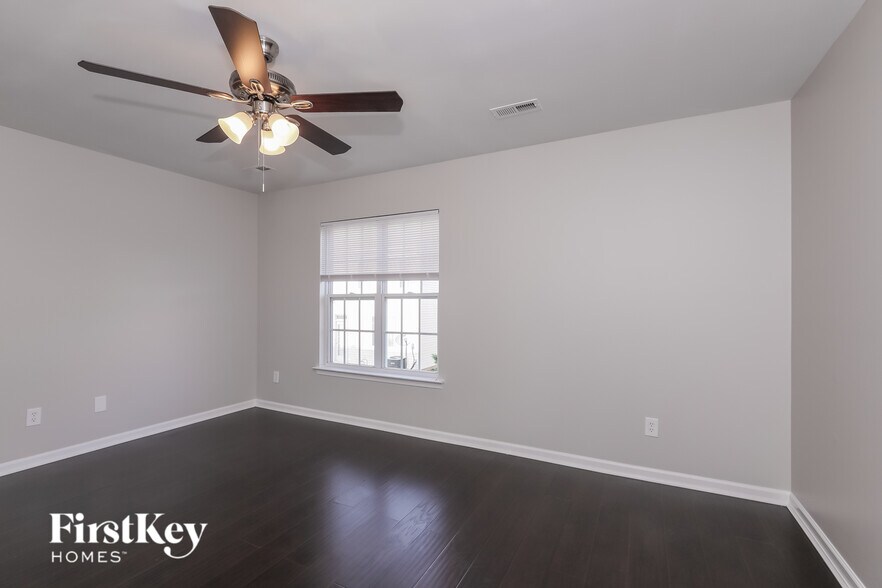 Building Photo - 9326 Longstone Ln