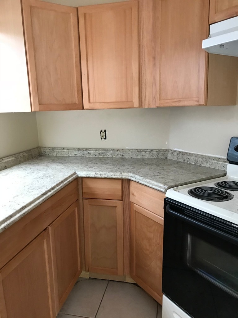 Kitchen - 11B Columbia Lane
