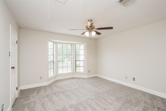 Building Photo - 17263 Saturn Ln