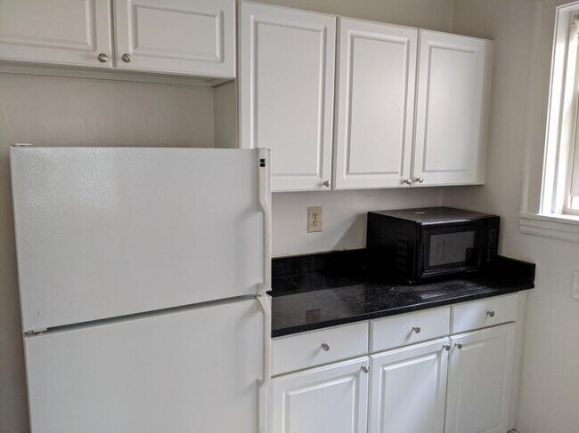 Building Photo - 2 bedroom in Evanston IL Evanston