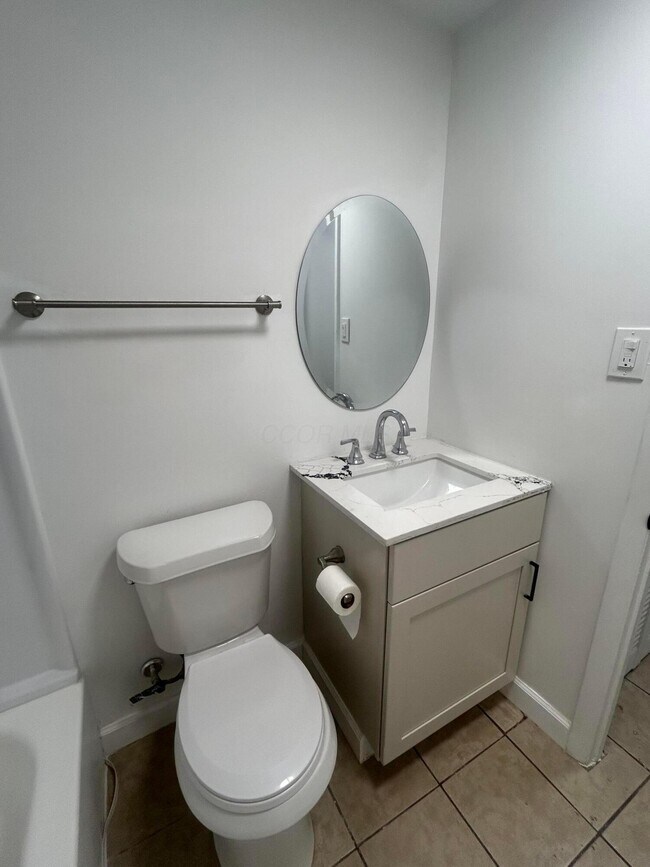 Building Photo - 1817 Alcoy Dr