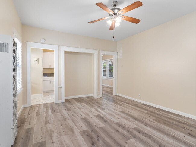 Interior Photo - 119 Orange Ave