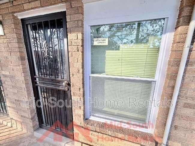 Building Photo - 139 N Claybrook St