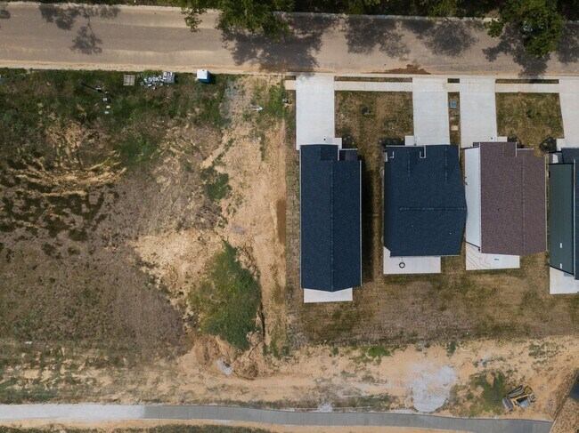 Building Photo - Gorgeous Single Family Home