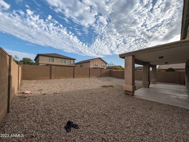 Building Photo - 3215 W St Anne Ave