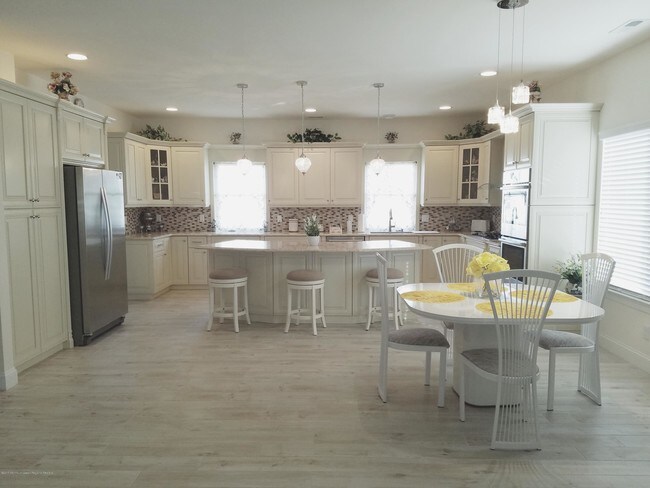 Building Photo - 12 Cindy Ct