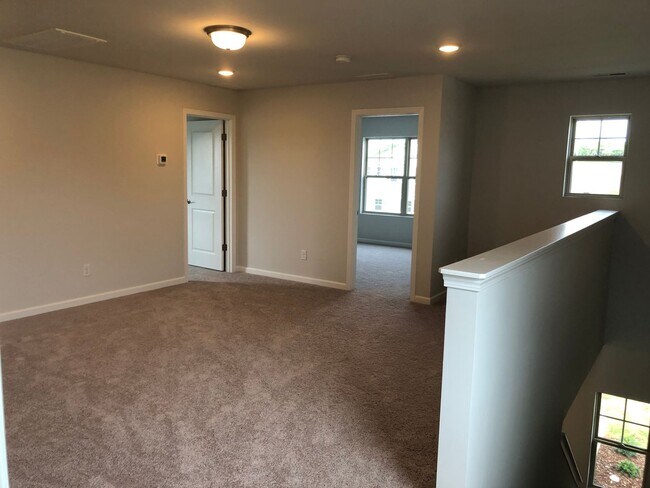 Building Photo - Lovely 3 bedroom 2.5 Bath in Williamson Co...