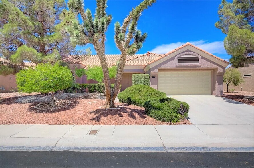 Building Photo - 3013 Sungold Dr