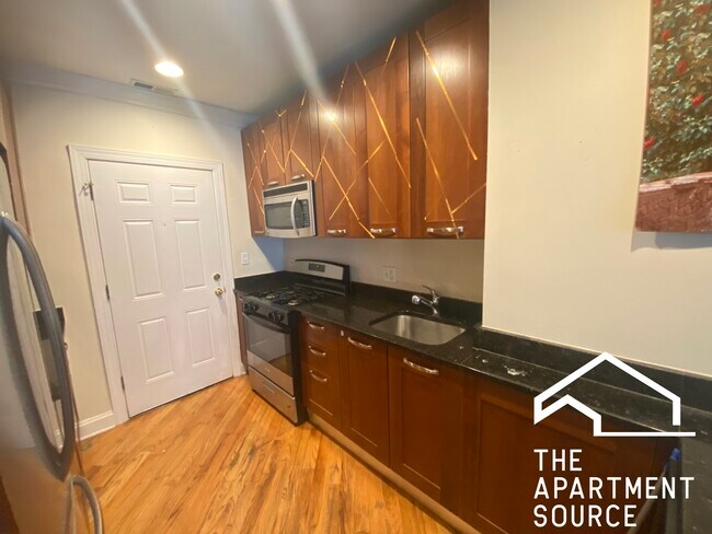 Building Photo - 2242 W Morse Ave