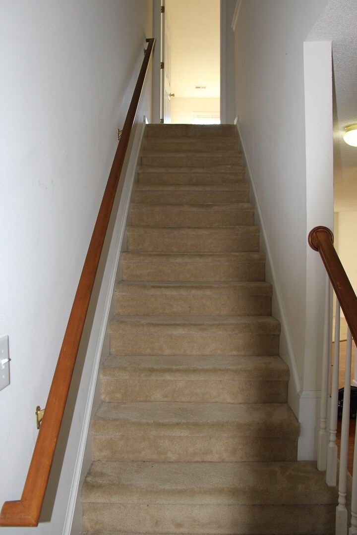 Building Photo - 148 River Walk Ct