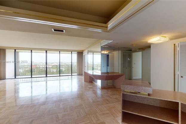 Building Photo - 11113 Biscayne Blvd