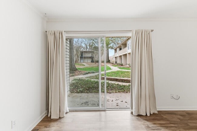 Building Photo - 6734 Quail Hollow Ct