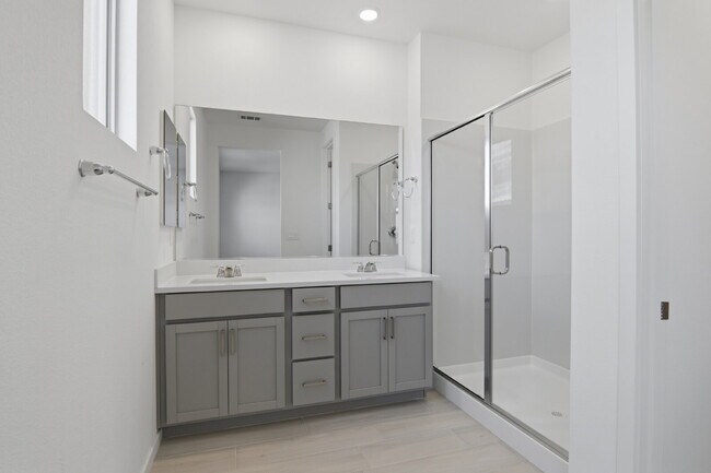 Building Photo - Experience refined living in this beautifully appointed 3-bedroom, 2.5-bathroom townhome spanning...