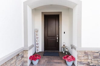 Building Photo - 2025 Sugar Maple Dr