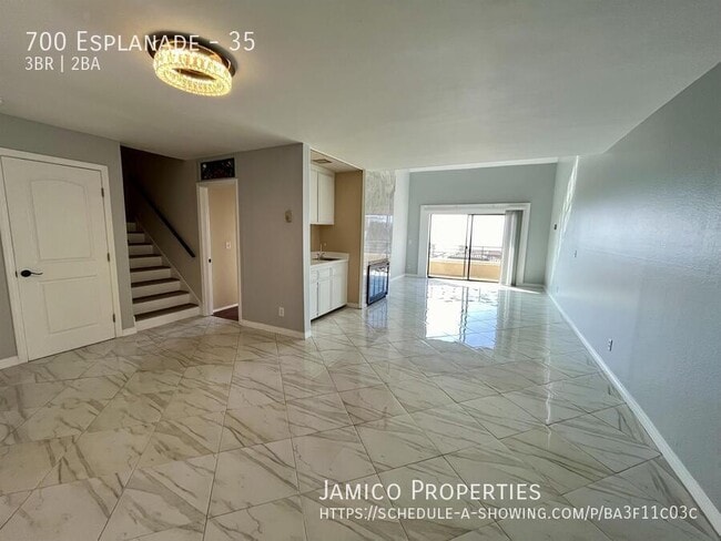 Building Photo - 700 Esplanade-35