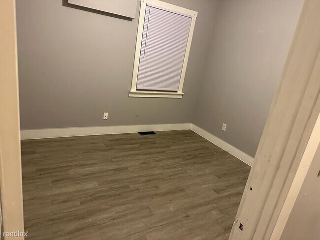 Building Photo - 2 br, 1 bath Duplex - 331 Wood Street 331