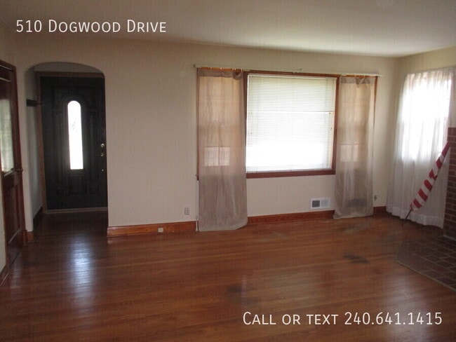Building Photo - 510 Dogwood Dr