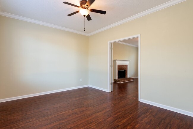 Building Photo - Spacious 4-Bedroom Home in Westside Athens...